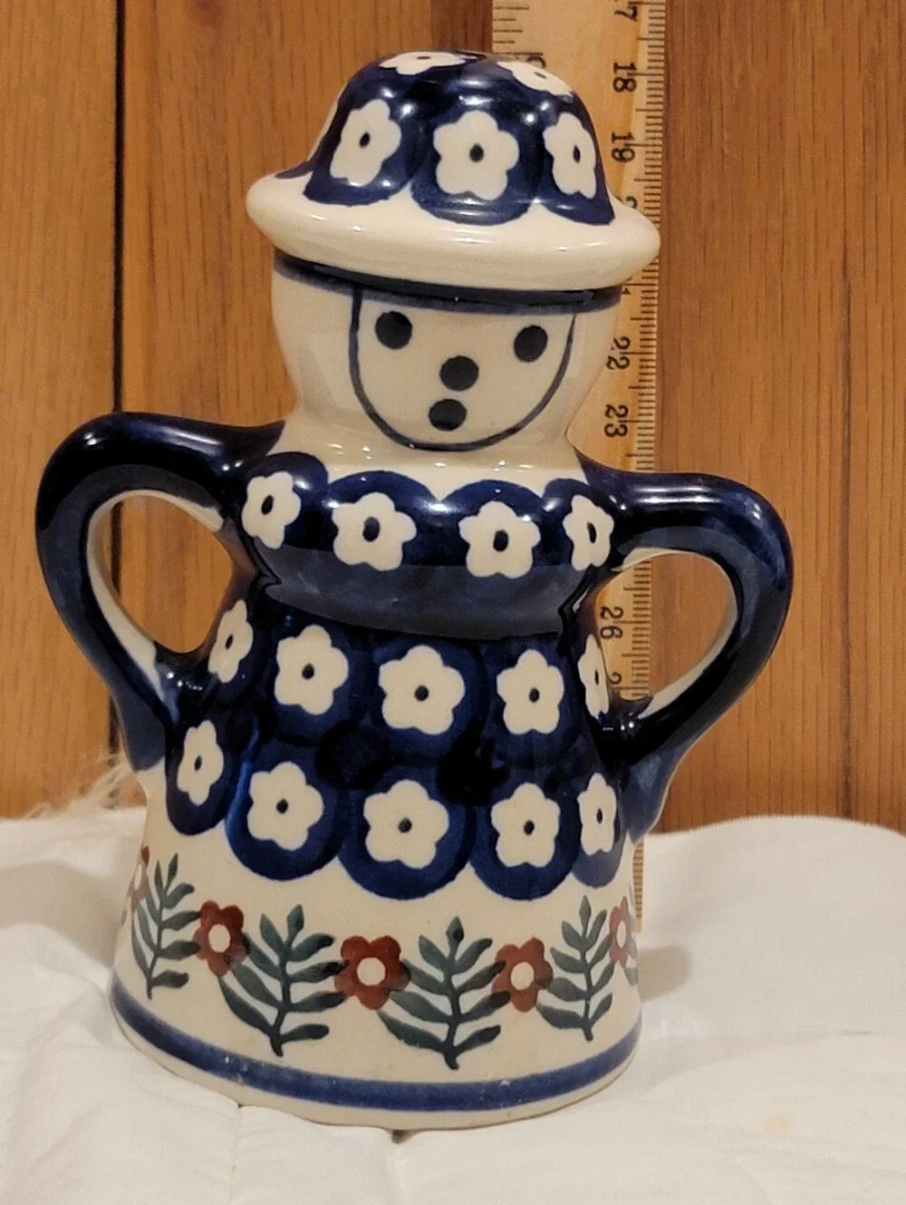 Boleslawiec Polish Pottery Woman Shaker # 107 J. Radzinska